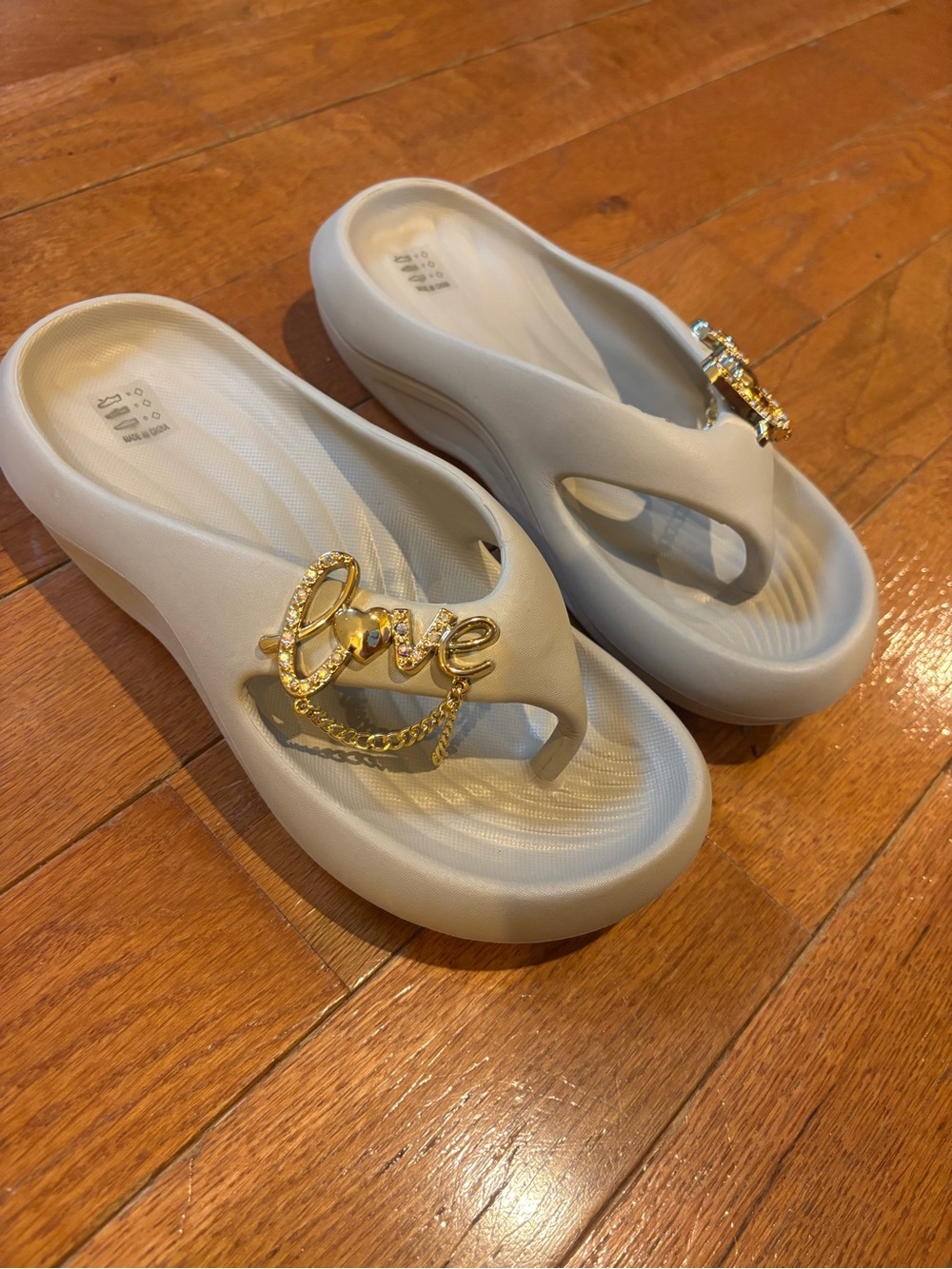 Women’s Khaki Platform Cushioned Thong Sandals with removable Gold 'Love' Accent